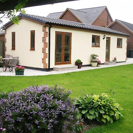 Coastal Garden Lodge Preesall Экстерьер фото